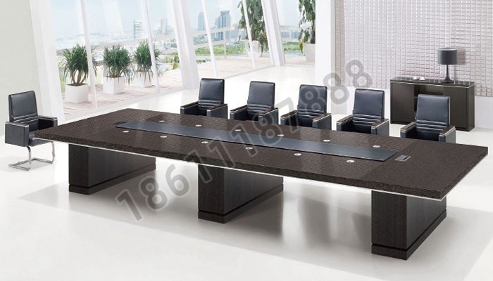 點(diǎn)擊查看商品:會(huì )議桌