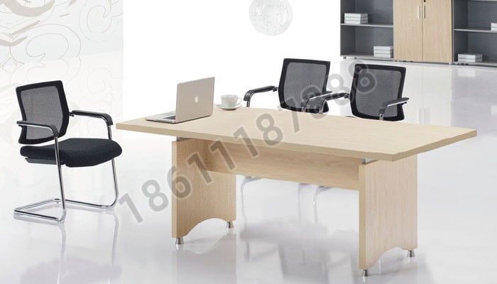 點(diǎn)擊查看商品:會(huì )議桌